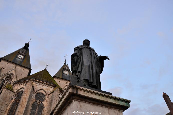 Statue Dupin de Varzy un patrimoine