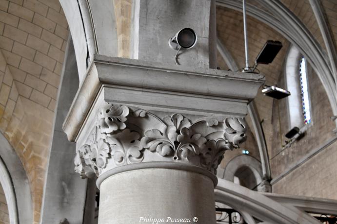 Intérieur de l'église de Luzy