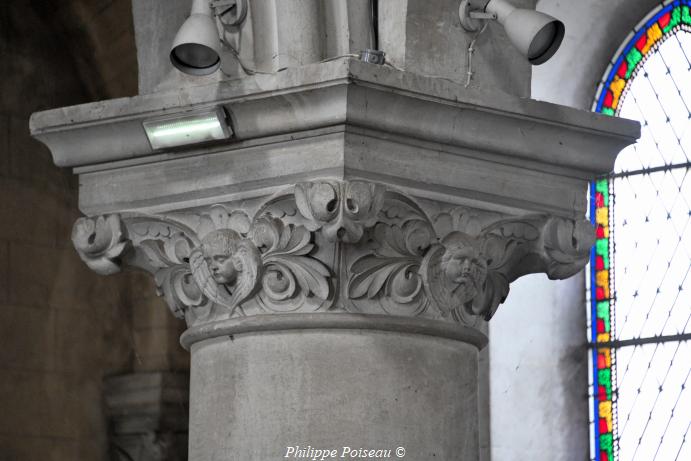 Intérieur de l'église de Luzy