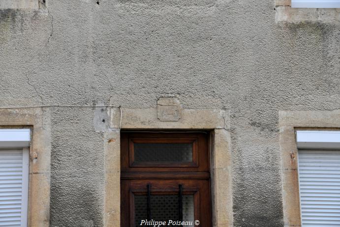 Linteau de porte de Saint-Saulge