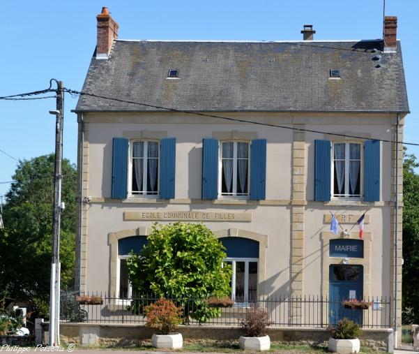 Mairie de Montigny aux Amognes