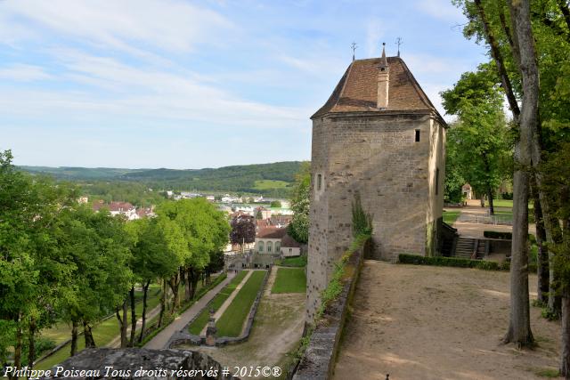 Tour Saint-Louis de Montbard un beau patrimoine