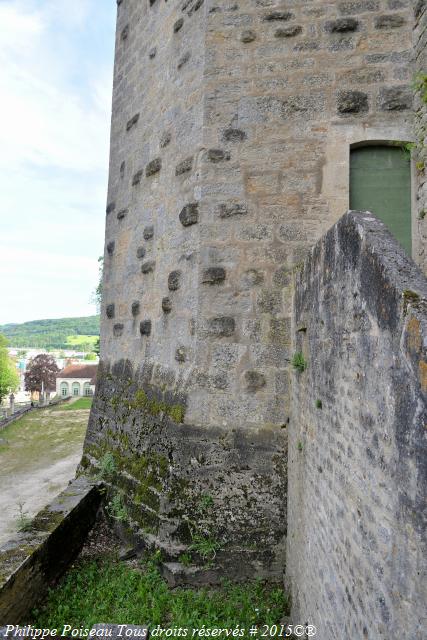 Tour Saint-Louis de Montbard un beau patrimoine